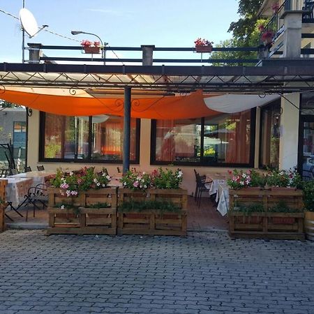 Albergo Ristorante Lavedo Lenno Exterior photo