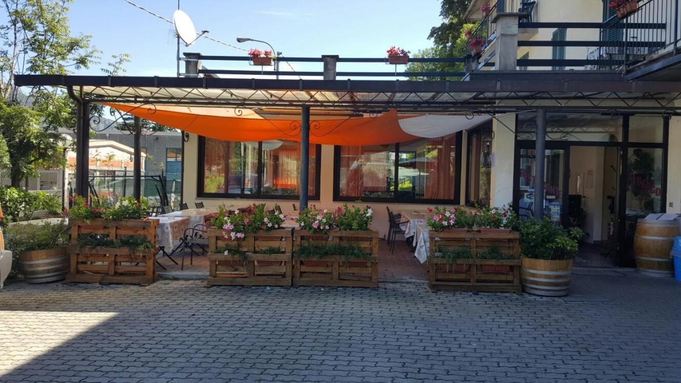 Albergo Ristorante Lavedo Lenno Exterior photo